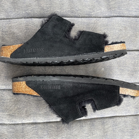 Birkenstock Arizona Shearling + Suede Leather in Black on Black - Picture 4 of 6